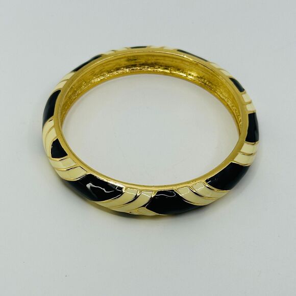 J. Crew Bangle Bracelet Black White Enamel Criss Cross Gold Tone .5" Wide - Picture 3 of 7